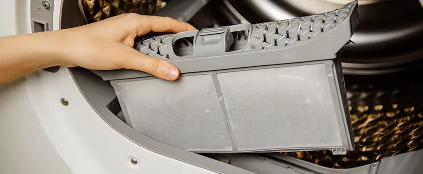 Signs Of A Clogged Dryer Lint Trap in Aurora, California